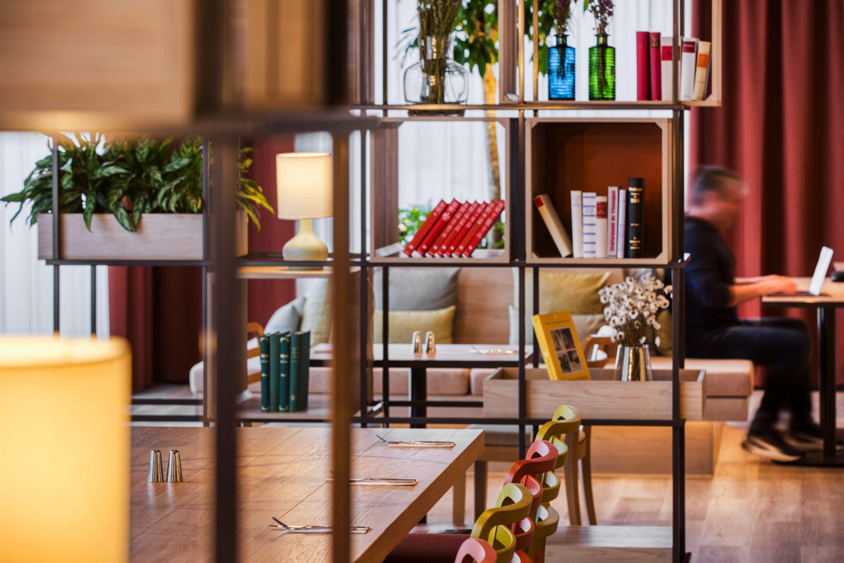 Intercityhotel Wiesbaden Ngoại thất bức ảnh