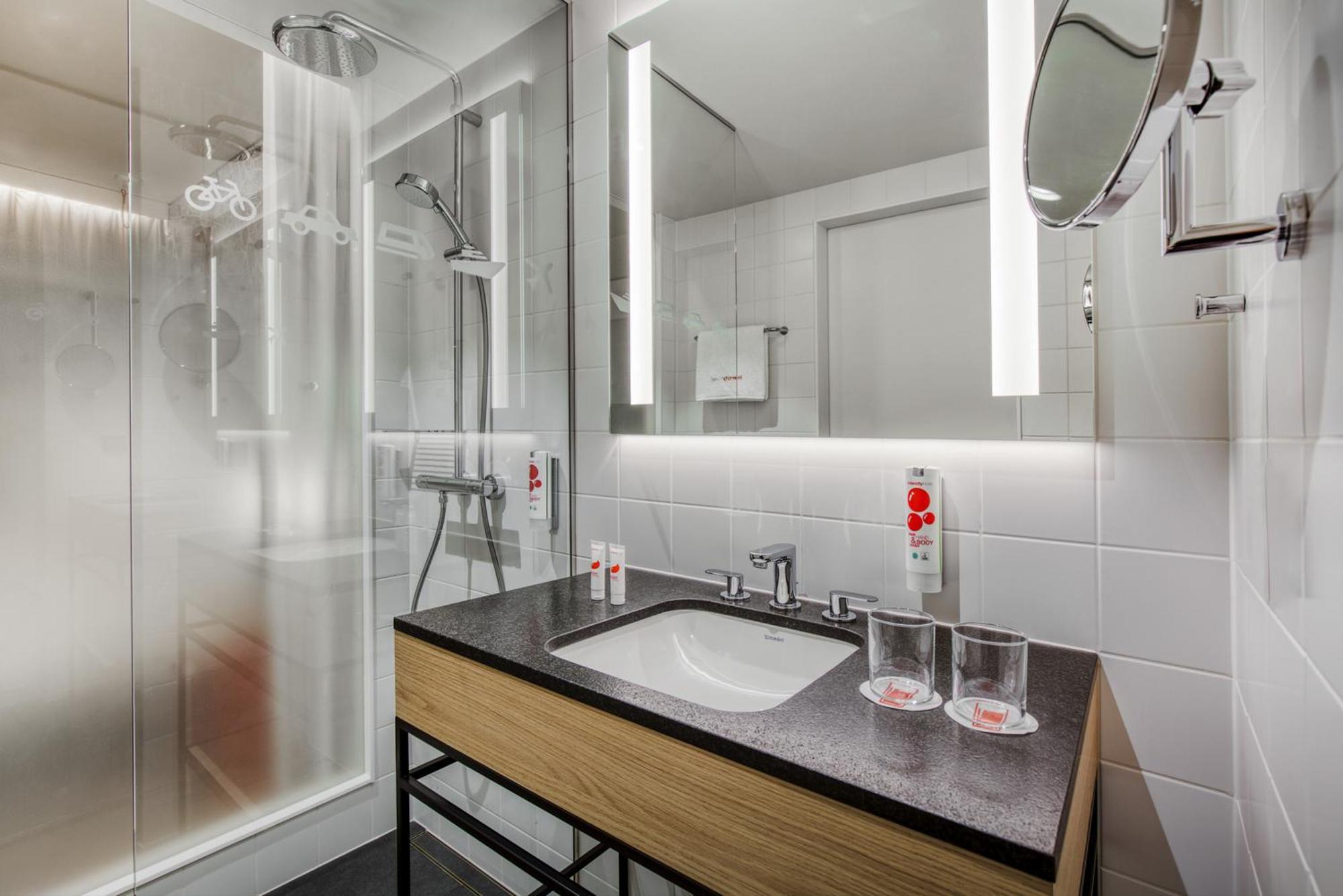 Intercityhotel Wiesbaden Ngoại thất bức ảnh